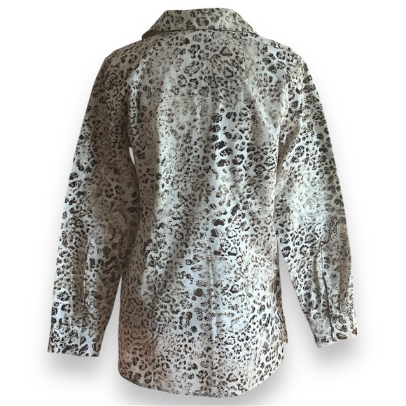 🐆CHICO No Iron Animal Print Pattern Blouse Sz Chico 0 - Picture 4 of 14
